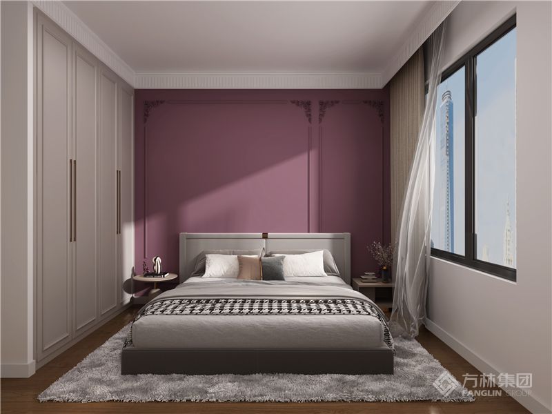 主卧基本配置，整体空间颜色以法式常用的浪漫紫色为主题色，是整个空间温馨而浪漫