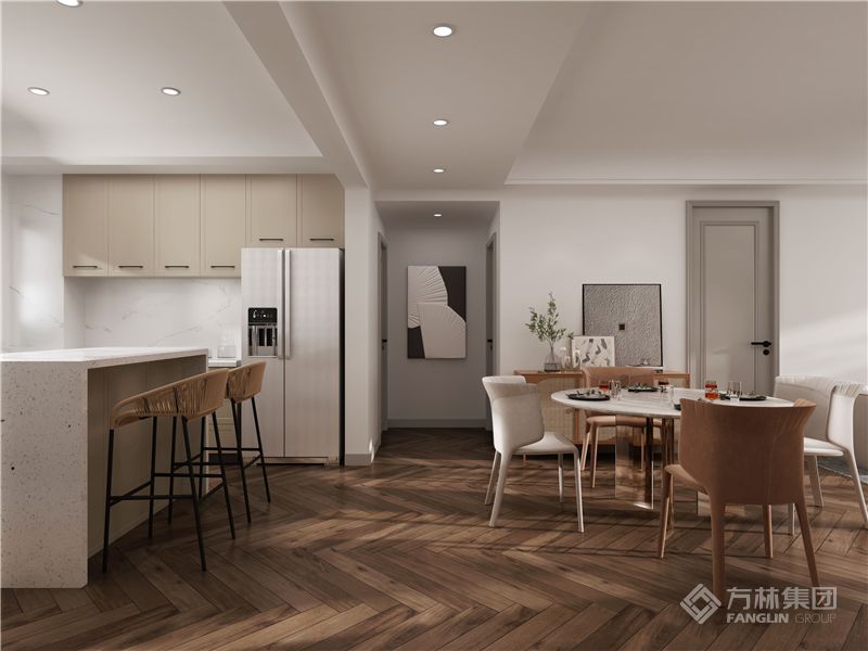 原有餐厅空间在厨房的正对面，由于业主有中西分厨的需求，所以把公共卫生间拆除加上原始餐厅的空间作为西厨空间，把餐厅空间移到客厅与西厨之间，这样更加合理化的解决了中西分厨及餐厅的问题