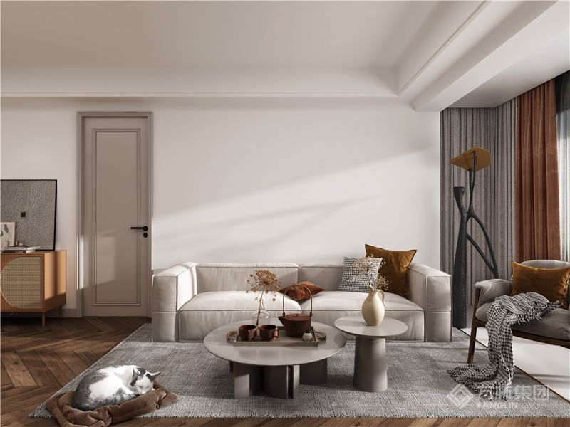 拆除原有客厅与阳台之间的推拉门，使阳台内扩到客厅空间，这样做就扩大了原始客厅的面积，原始空间的内门为2100mm，设计后抬高至2400mm，这样设计会从视觉感官上拉长整个空间高度