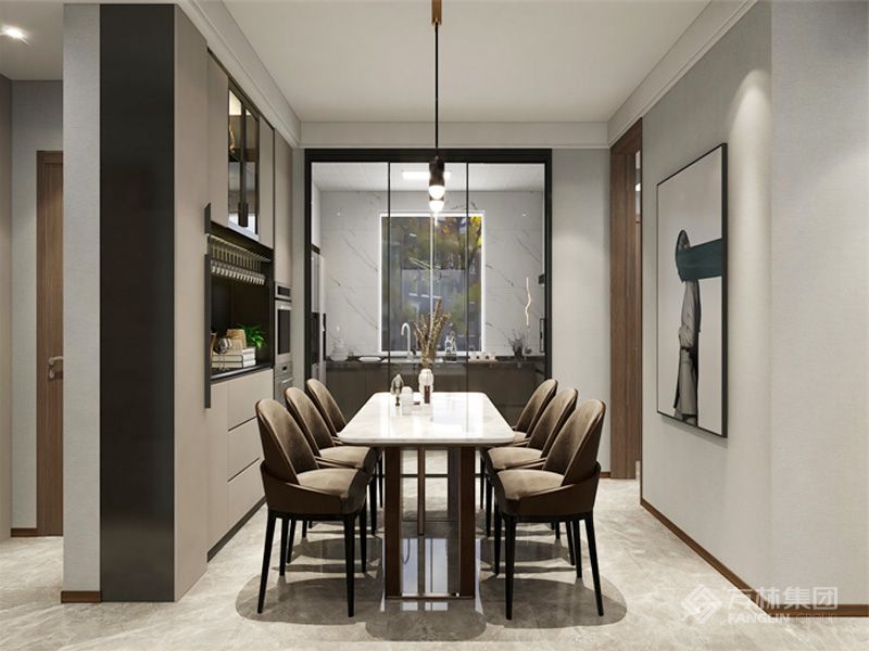 餐厅纵向线条拉伸感极强，餐厅旁多功能餐台，融合不同功能使用时的方便，同时大气美观