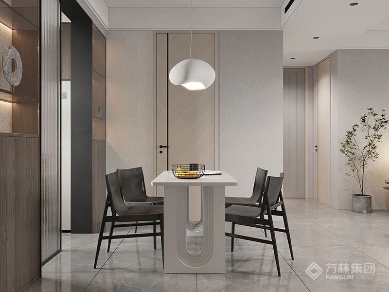 餐厅主要以浅灰，黑色的色调搭配，呈现出简洁，冷峻，时尚。