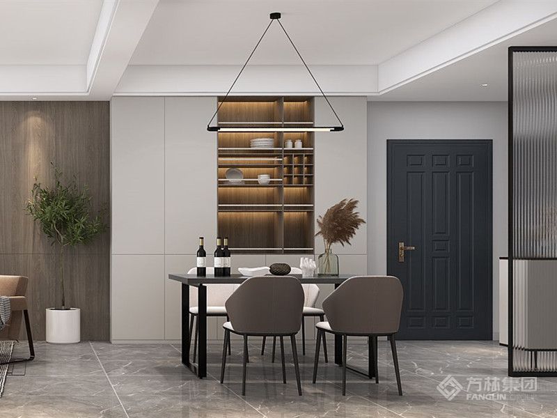 大面积的餐厅柜给予餐厅更丰富的使用空间，多元的分隔点缀整体效果。