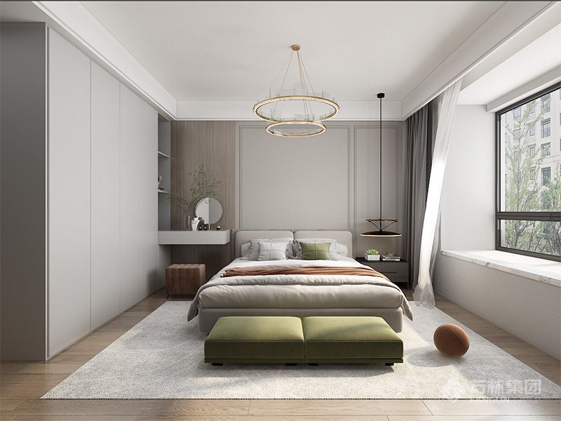 柜作为梳妆台的延伸，节省空间，拆掉飘窗增加主卧空间