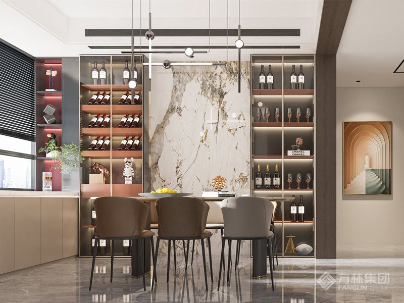 餐厅开阔明亮，利用墙体的厚度设计了一个餐边配套柜，拆除多余的隔墙，且将干区做成开放式双向使用的水盆。