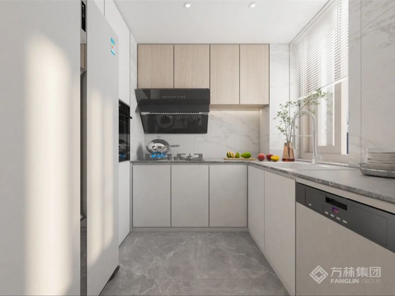 厨房设计了玻璃隔断门，有效解决烹饪过程中油烟四溢的问题