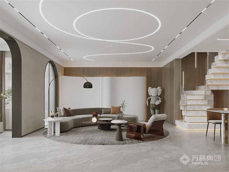 顶面异形的灯光 地面通铺大砖 墙面异形的造型及丰富的材质碰撞  时尚艺术