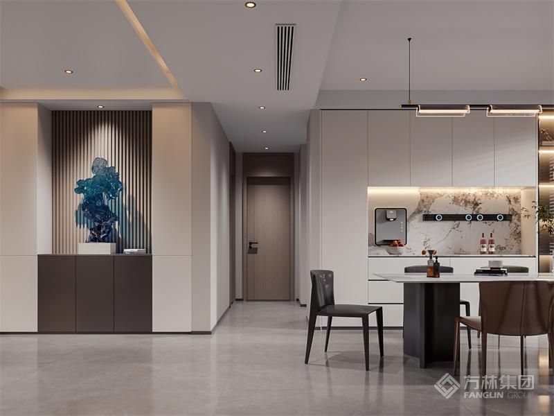 简单的3口之家不需要太大的餐桌，足够用的空间让一家人的晚餐显得其乐融融