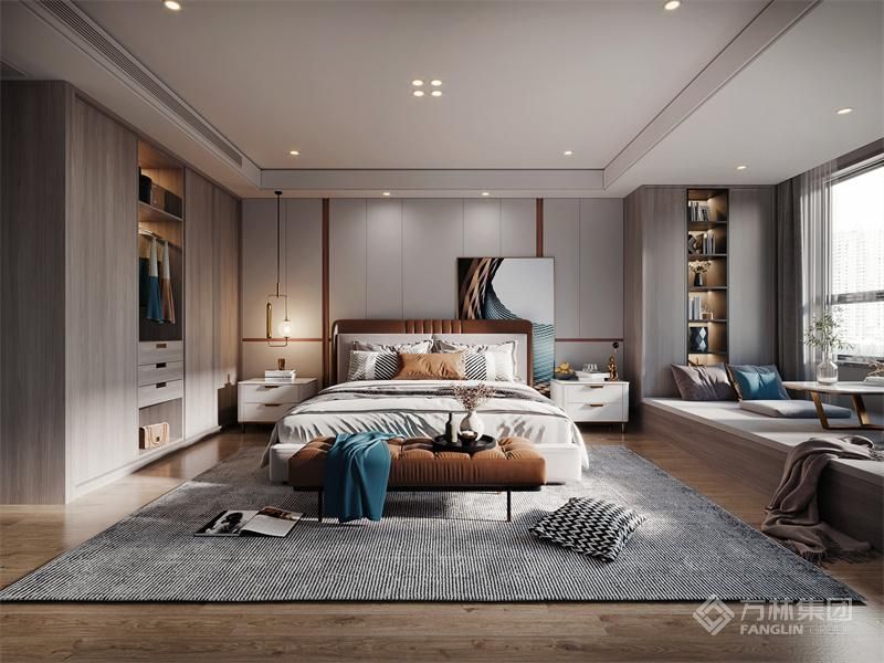 主卧室地台的设计增添了一丝情趣，平时休息式可以坐在这里看看书