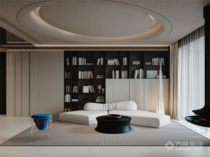 设计始于简洁的布局和内饰，没有繁冗的装饰元素，以简化的线条实现形式与功能的复合。客厅是主要的家庭休闲及会客场所，“弱化”功能性后为全家预留尽可能大的活动空间。