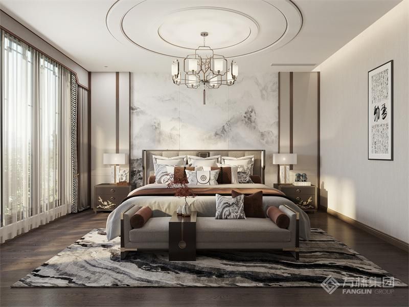 挂画给予屋内悠久饱满的气韵，择一处清净，唤醒内心深处的依恋与回归，静享晚年时光