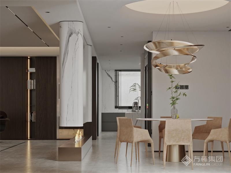 餐厅简约大气的设计让人倍感舒适，意式风格的餐桌椅和精致的灯具勾勒出精致的用餐氛围，而大理石台面和定制橱柜则展出高贵优雅的品味。